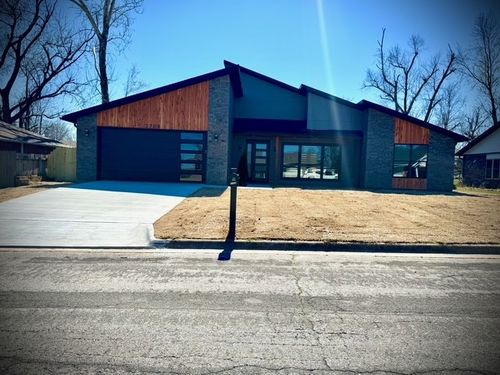 2708 W Gum St, Rogers, AR, 72758-4850 | Card Image