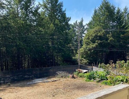 5 Cinch Ct, Whitethorn, CA, 95589-9104 | Card Image