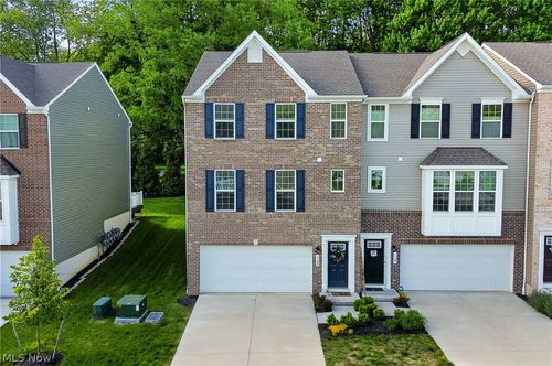 1129 Bean Ln, Akron, OH, 44313-7800 | Card Image