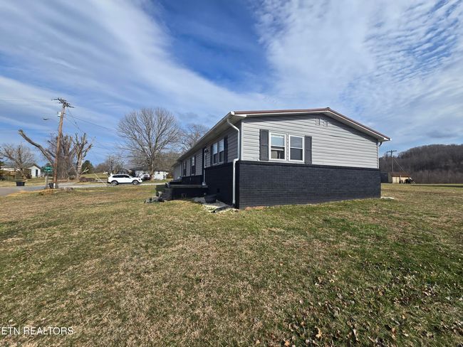 406 Holmes St, House other with 4 bedrooms, 2 bathrooms and null parking in Jonesville VA | Image 6