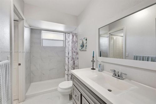 306-5002 Nw 35th St, Lauderdale Lakes, FL, 33319-5200 | Card Image