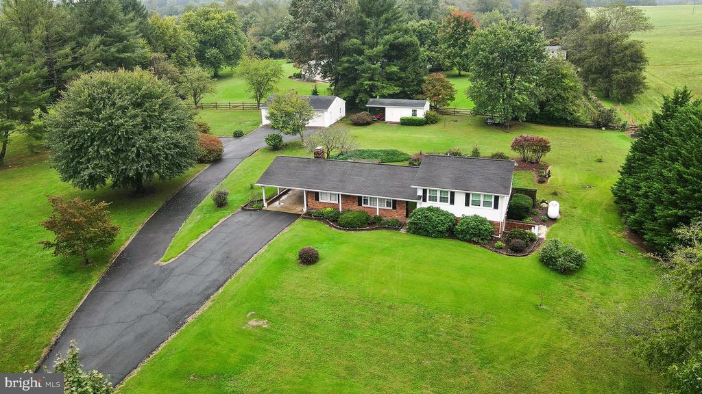 Applewood Ln, Warrenton, VA 20187