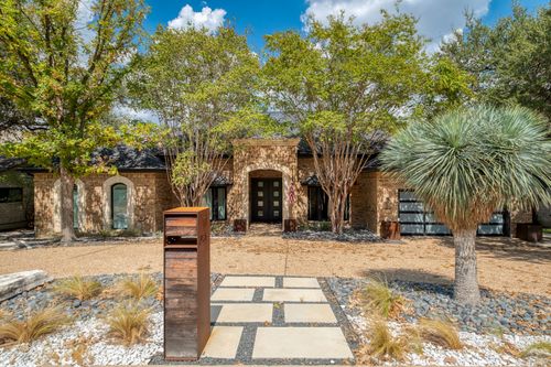 3908 Edwards Mountain Dr, Austin, TX, 78731-3845 | Card Image