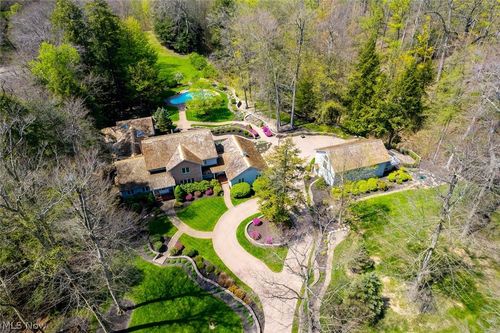 1160 Fox Hill Dr, Gates Mills, OH, 44040-9690 | Card Image