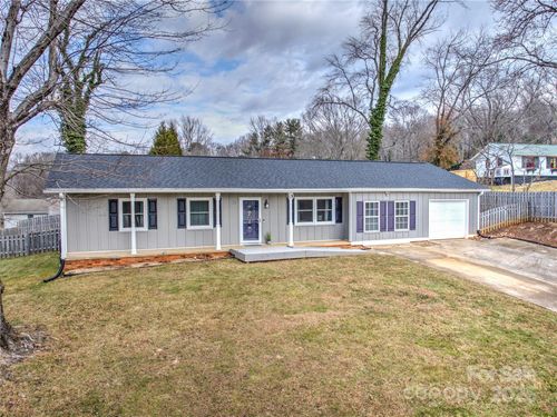 32 Southwicke Dr, Arden, NC, 28704-8456 | Card Image