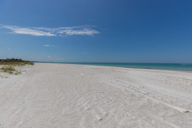 640 Fox St, House other with 2 bedrooms, 2 bathrooms and null parking in LONGBOAT KEY FL | Image 43