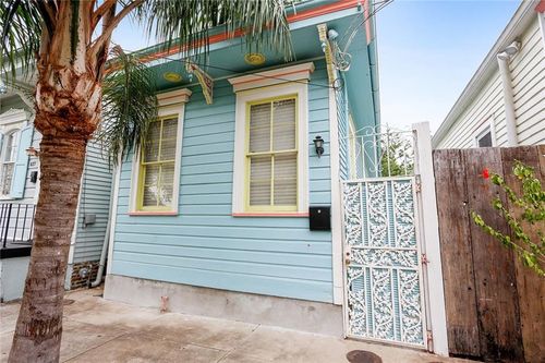 623 France St, New Orleans, LA, 70117-5318 | Card Image