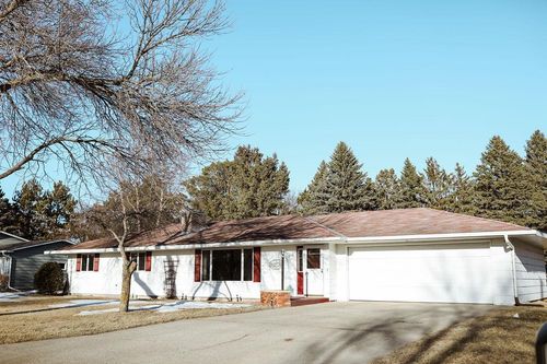 823 4th Ave Sw, Perham, MN, 56573-1631 | Card Image