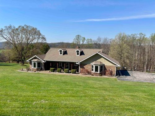 7320 Scottsdale Rd, Fairmont, WV, 26554-7806 | Card Image