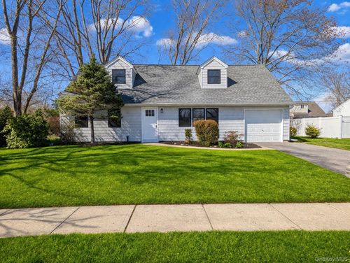 73 Rush Street, Brookhaven, NY, 11776 | Card Image