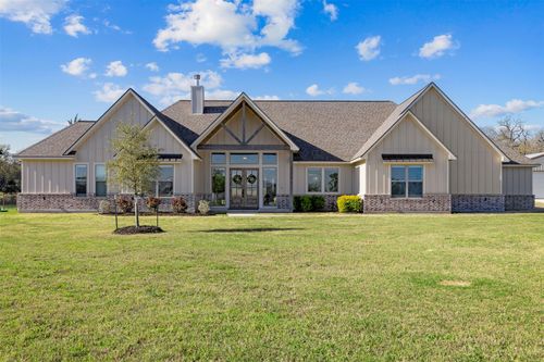1011 Axis Ln, Franklin, TX, 77856-1551 | Card Image