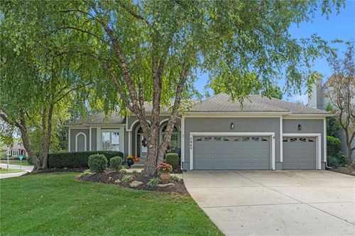 7903 W 156th Ter, Overland Park, KS, 66223-3086 | Card Image