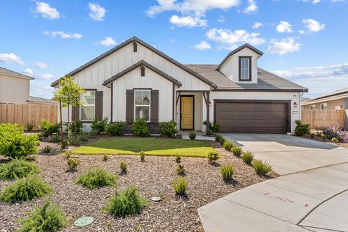 179 N Ocean Ct, Tulare, CA, 93274-3245 | Card Image