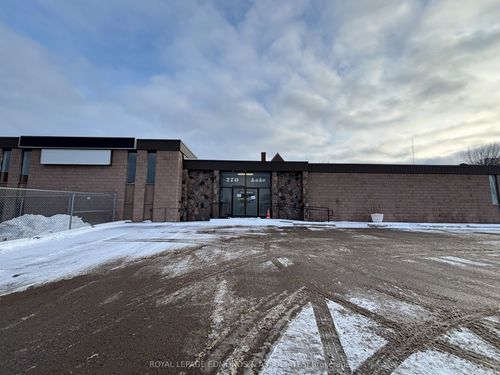 c-270 Lake St, Pembroke, ON, K8A7Y9 | Card Image