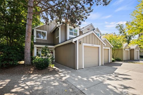 15829 Ne 90th Way, Redmond, WA, 98052 | Card Image