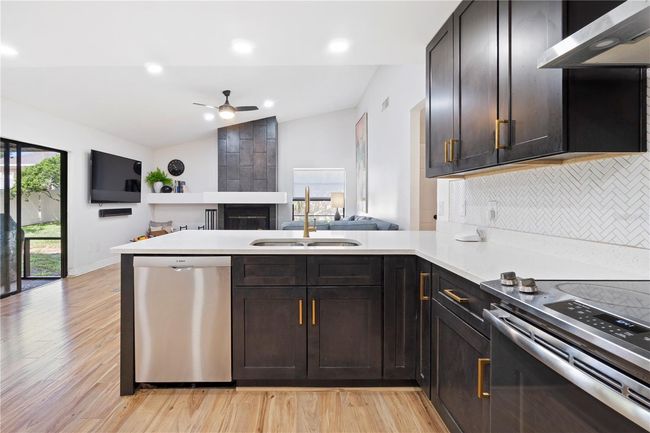 2556 Arborwood Dr, House other with 4 bedrooms, 2 bathrooms and null parking in Valrico FL | Image 14