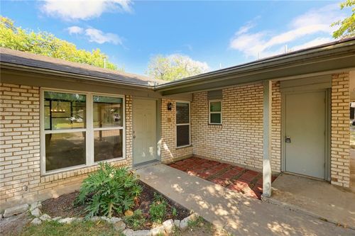 2-8312 Bowling Green Dr, Austin, TX, 78757-7710 | Card Image