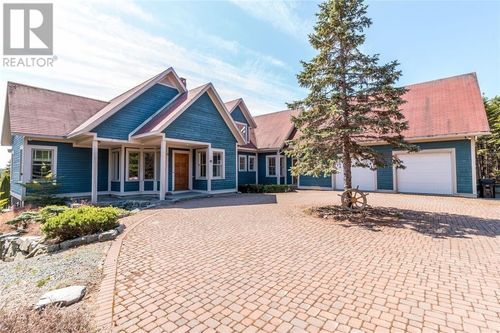 12 Regent St, Saint John's, NL, A1A5A4 | Card Image