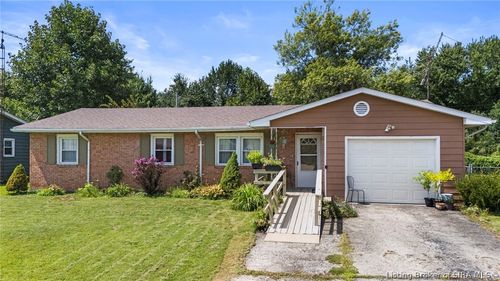 2241 Seneca Dr, Madison, IN, 47250-1946 | Card Image