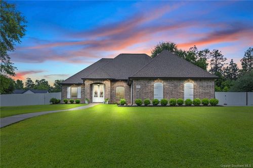 1037 Temple Ln, DeQuincy, LA, 70633-4318 | Card Image