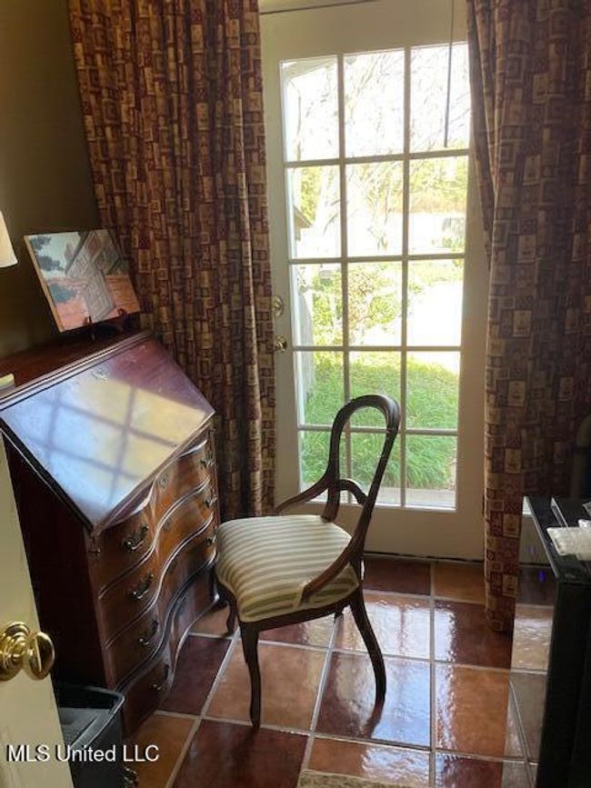 806 Viney Ridge off | Image 12