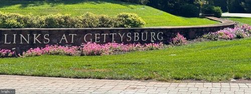 8 N Chamberlain Ct, GETTYSBURG, PA, 17325-6601 | Card Image