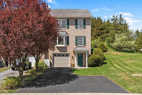 533 Pointe Dr, Harrisonburg, VA, 22801-7603 | Card Image