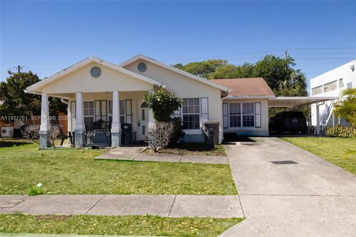 1107 Freshwater Lakes Dr, West Palm Beach, FL, 33401-3240 | Card Image