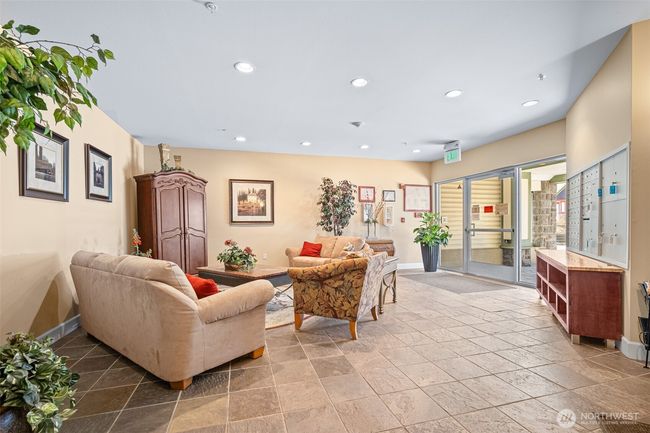 Lobby entrance | Image 24