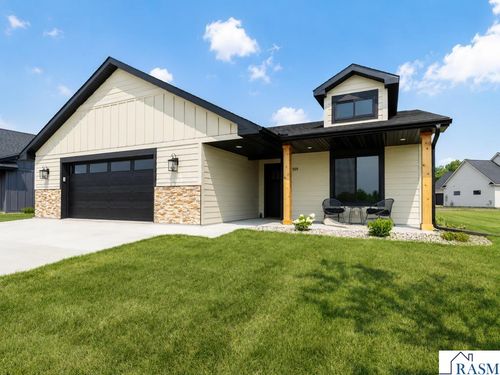 309 Pinehurst Dr, Mankato, MN, 56001-7620 | Card Image
