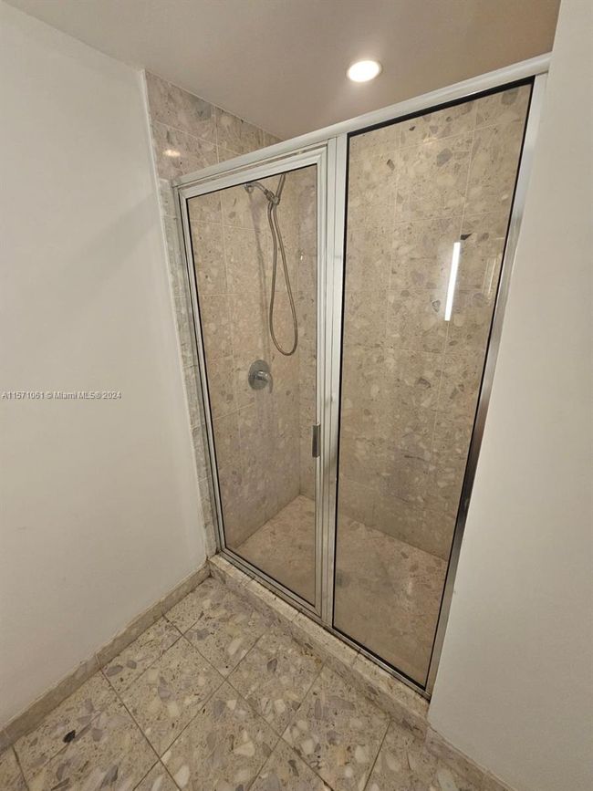 APT-2606 - 185 Sw 7 Th St, Condo with 0 bedrooms, 1 bathrooms and null parking in Miami FL | Image 11
