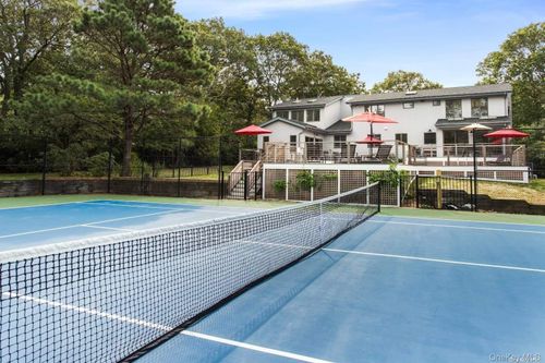 7 Harbor Rd, Hampton Bays, NY, 11946-3305 | Card Image