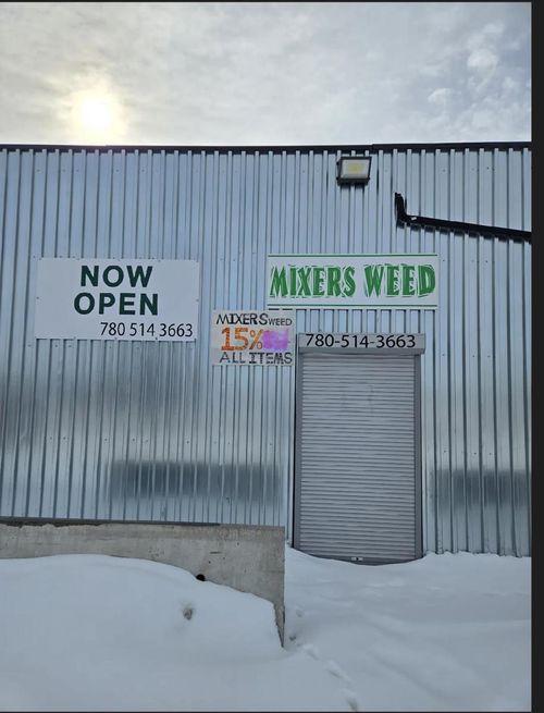 5236 50 St, Drayton Valley, AB, T7A1V8 | Card Image