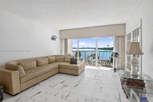 308-300 Bayview Dr, Sunny Isles Beach, FL, 33160-4744 | Card Image