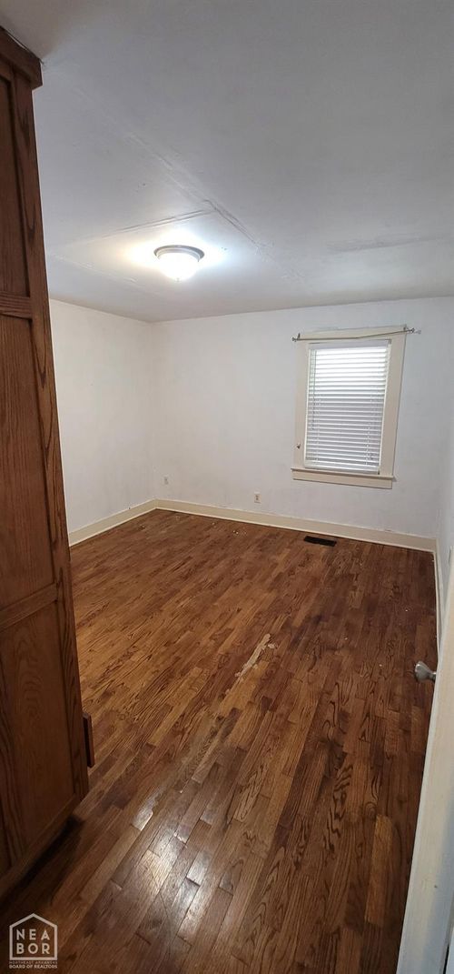 97 S Oak St, Brookland, AR, 72417-8897 | Card Image