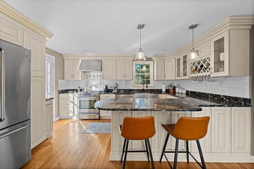 28 Lawrence St, Danvers, MA, 01923-3022 | Card Image