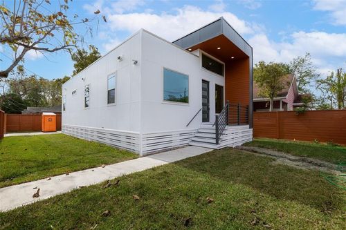 4817 Los Angeles St, Houston, TX, 77026-2709 | Card Image