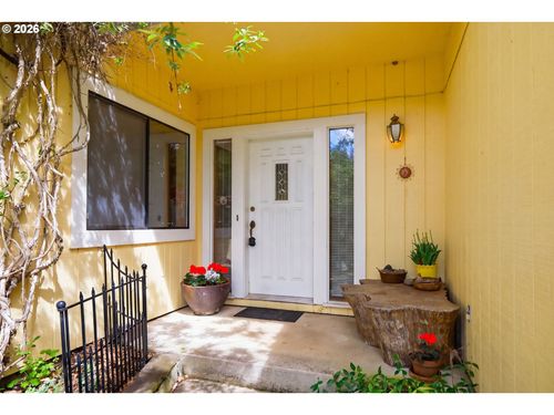 2983 Timberline Dr, Eugene, OR, 97405-1233 | Card Image