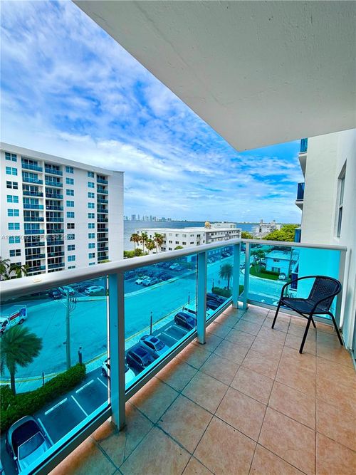 6t-7501 E Treasure Dr, North Bay Village, FL, 33141-4398 | Card Image