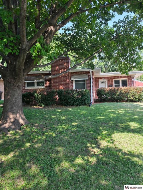 2009 Calhoun St, Bellevue, NE, 68005-3217 | Card Image
