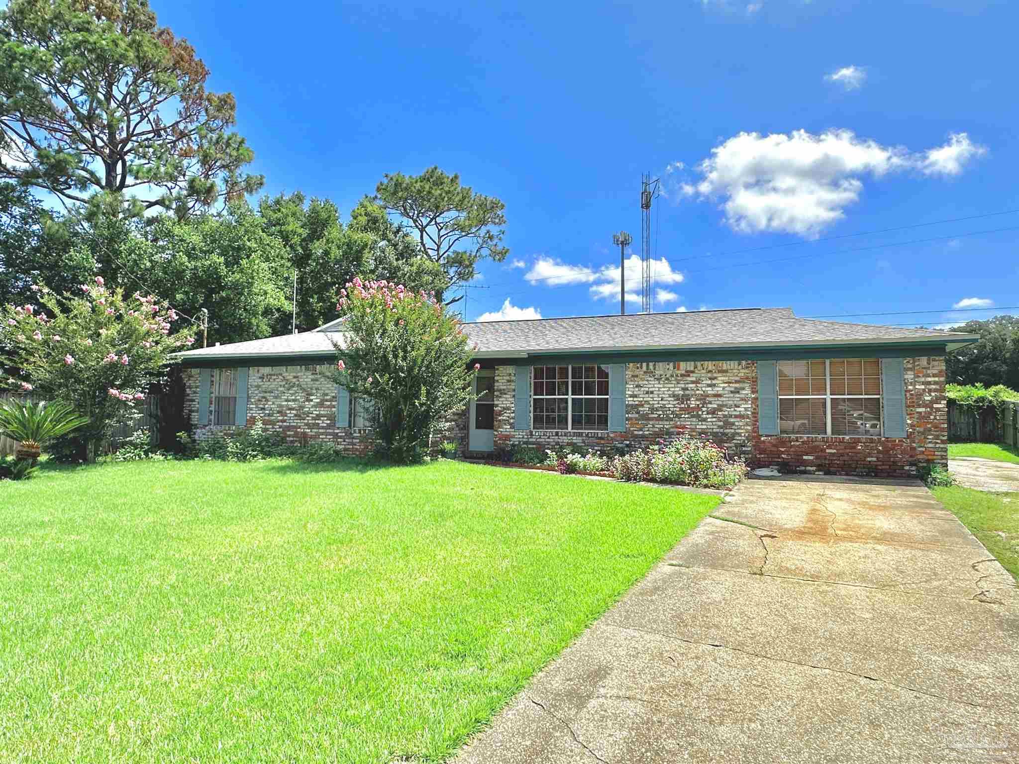 Memphis Cir, Pensacola, FL 32526