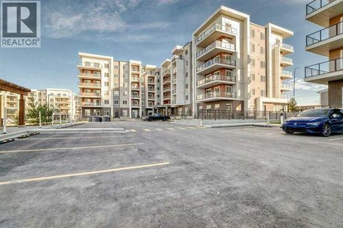 150 Carrington Gate Nw, Calgary, AB, T3P1R2 | Card Image