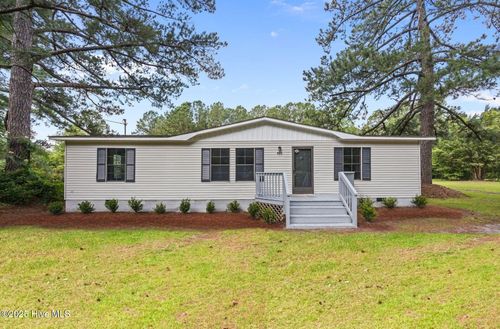 405 Country Acres Rd, Grifton, NC, 28530-8907 | Card Image