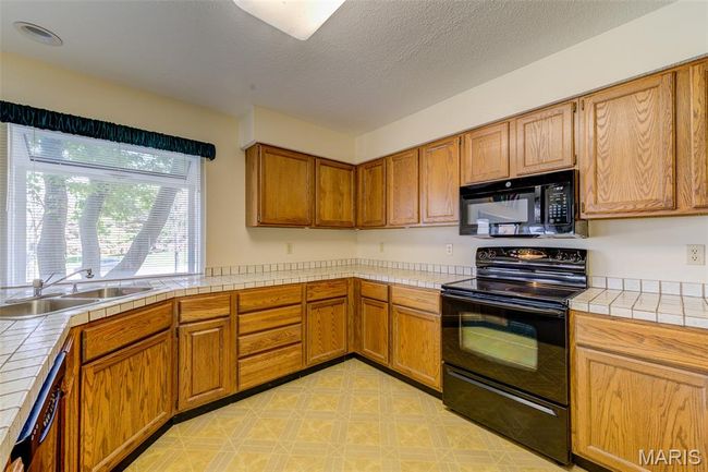 F - 228 Hemingway Ln, Condo with 2 bedrooms, 2 bathrooms and 2 parking in Weldon Spring MO | Image 16