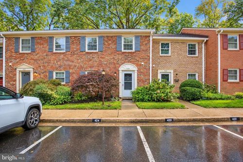 424 Greenbrier Ct, Fredericksburg, VA, 22401-5517 | Card Image