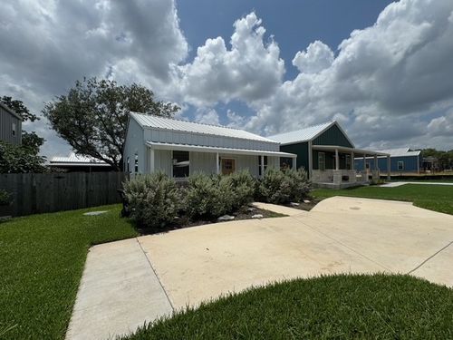 225 Western Ave, Bertram, TX, 78605-4887 | Card Image