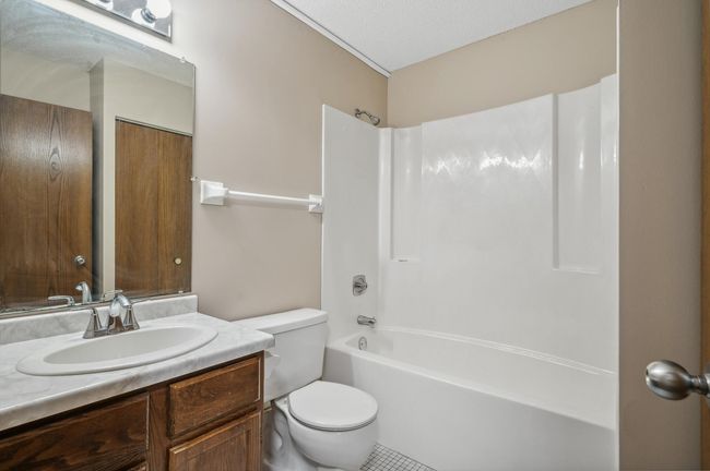 Bathroom | Image 16