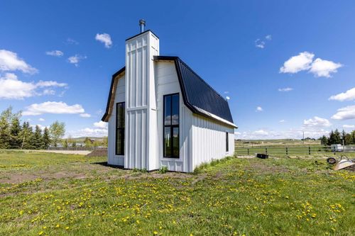 455 2 Street N, Mountain View, AB, T0K1N0 | Card Image