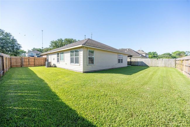 1409 Barras St, House other with 3 bedrooms, 2 bathrooms and 2 parking in Alvin TX | Image 17