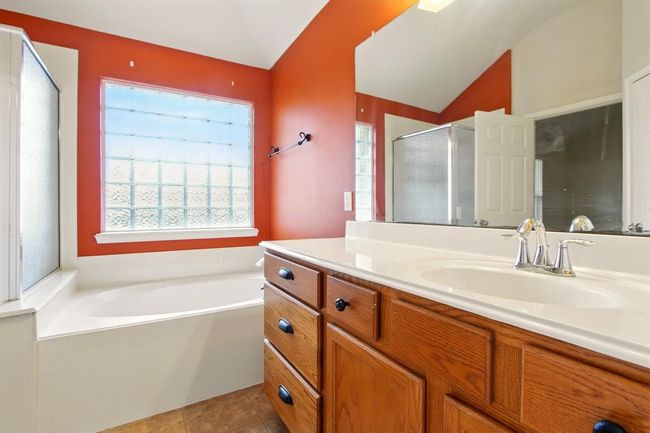 4602 Pompton Ct, House other with 3 bedrooms, 2 bathrooms and 2 parking in Pearland TX | Image 16